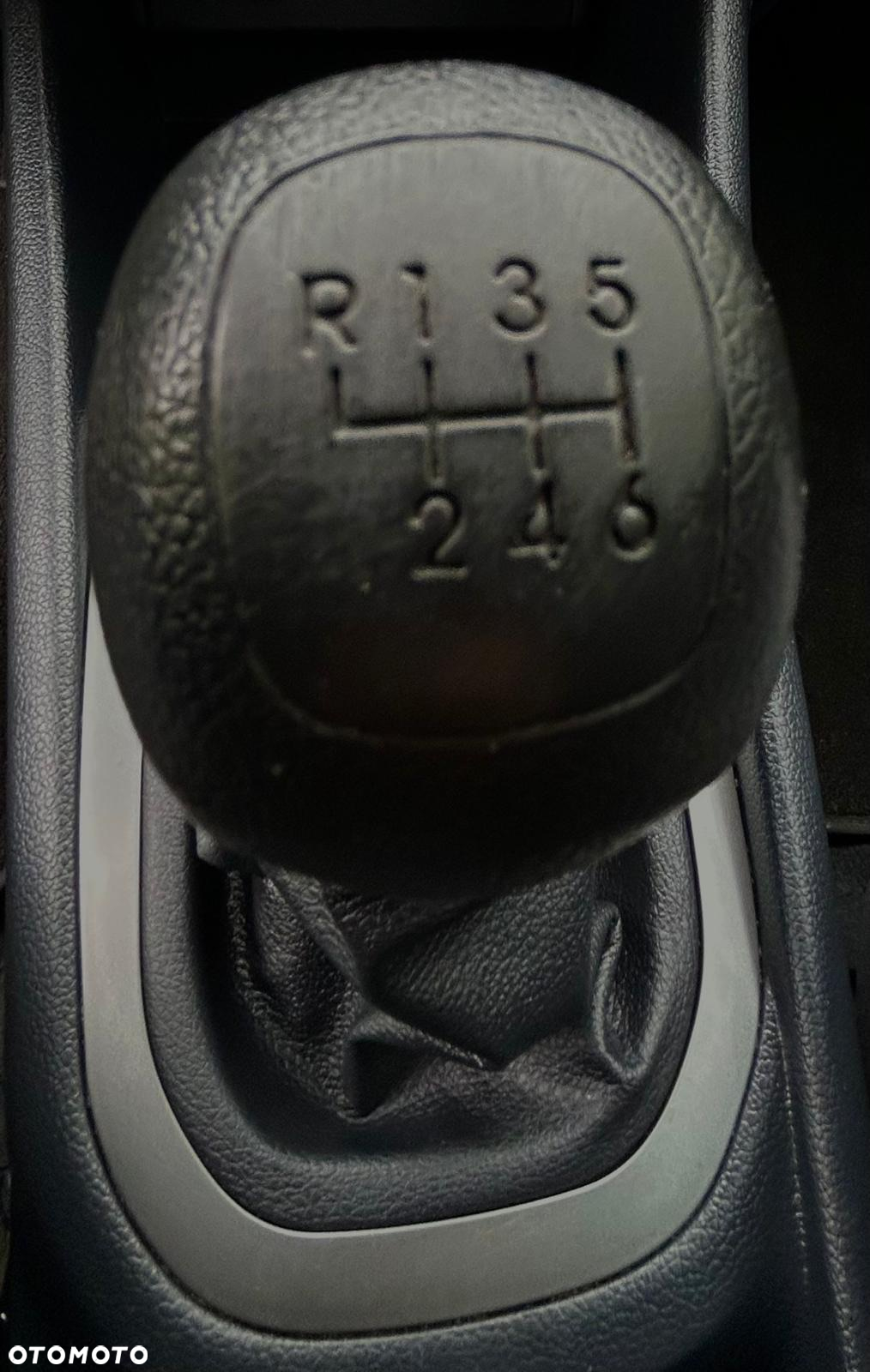 Kia Rio - 20