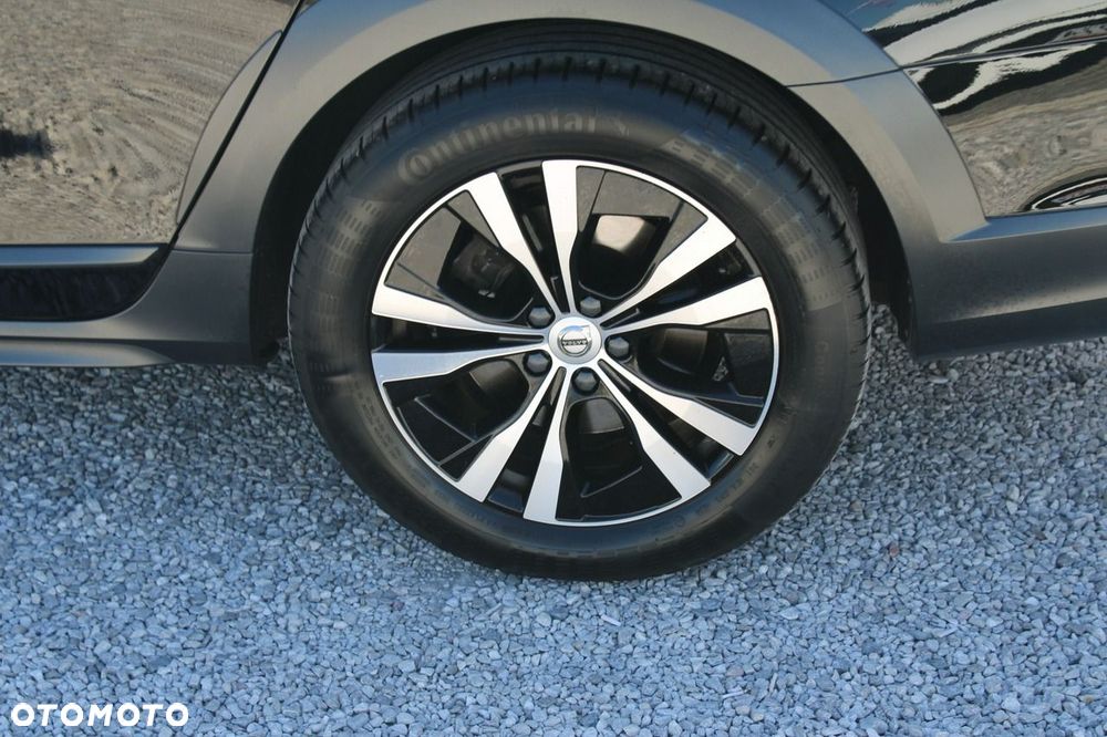 Volvo V90 Cross Country D4 AWD - 13