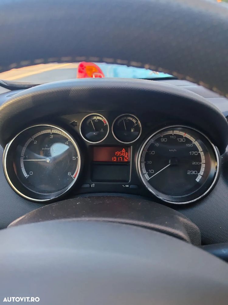 Peugeot 308 1.6 e-HDI FAP STT Active - 16