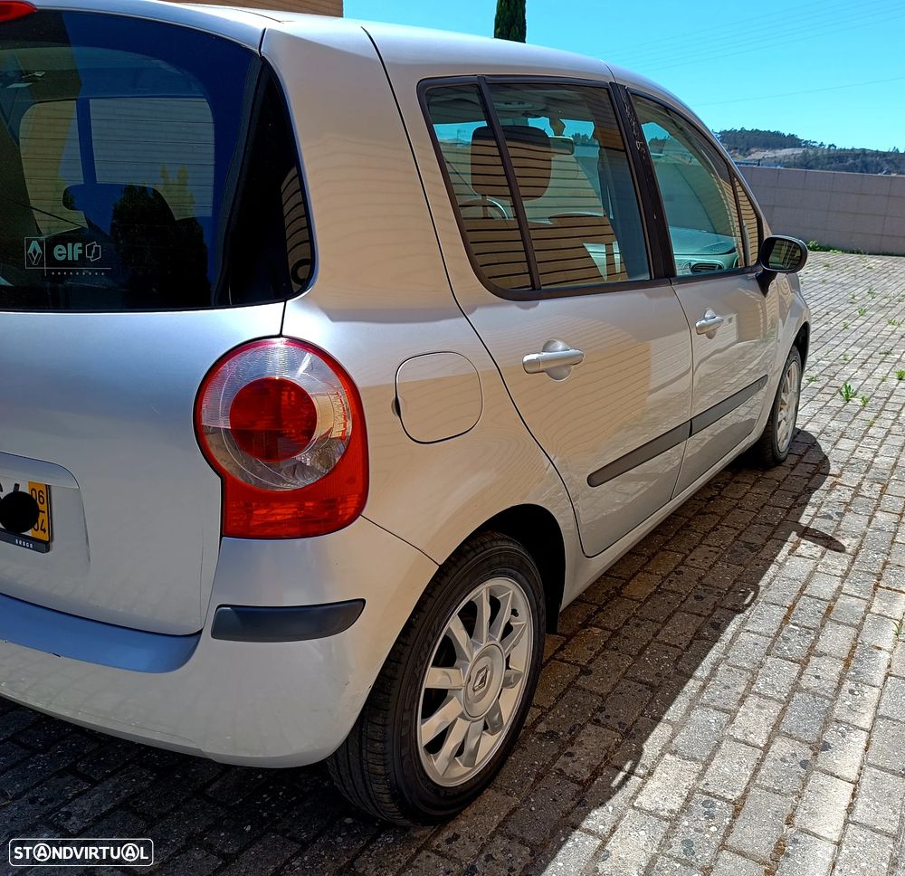Renault Clio 1.2 16V Confort - 3