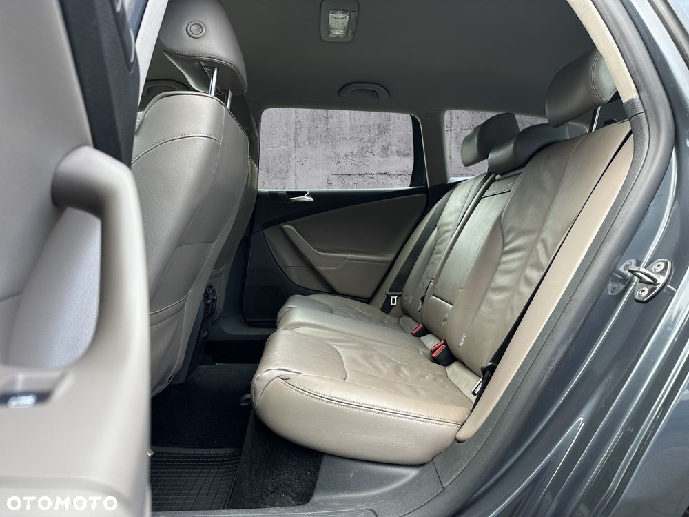 Volkswagen Passat Variant 1.8 TSI Highline - 9