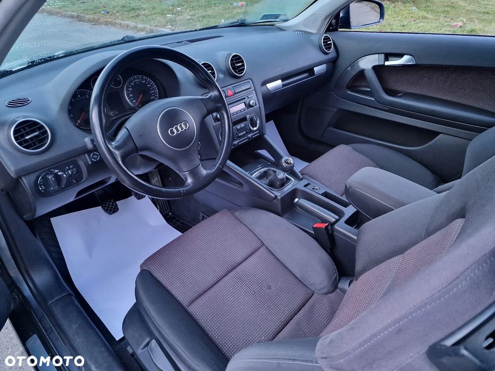 Audi A3 3-drzwiowe 1.6 Attraction - 21