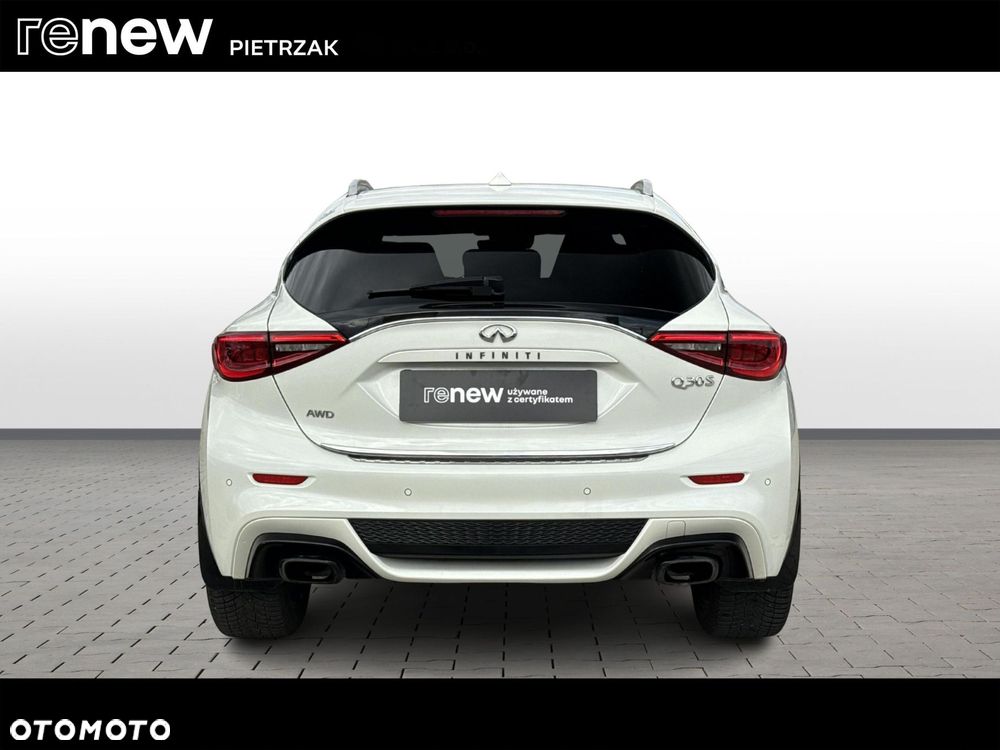 Infiniti Q30 2.0t Sport City Black AWD 7DCT - 4