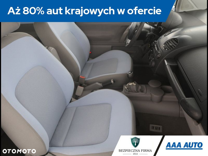 Volkswagen New Beetle - 10