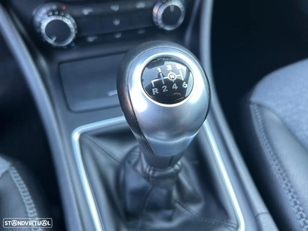 Mercedes-Benz GLA 180 CDi Urban - 21