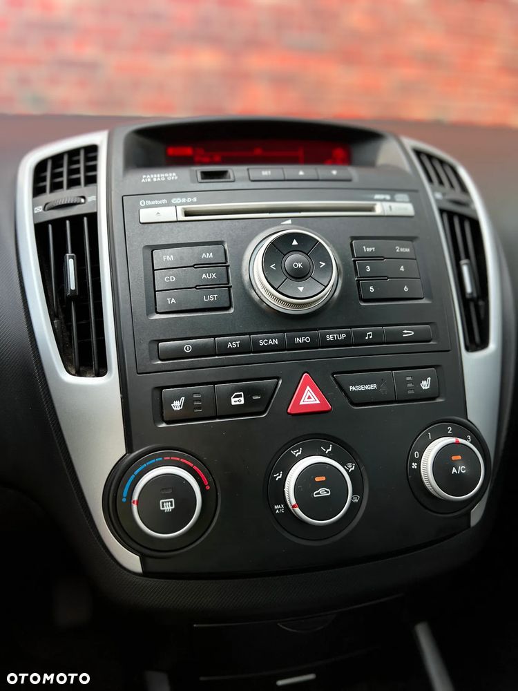Kia Ceed - 21