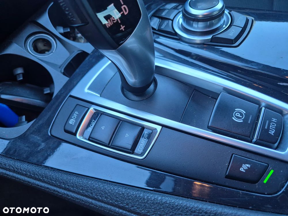 BMW Seria 5 518d - 27