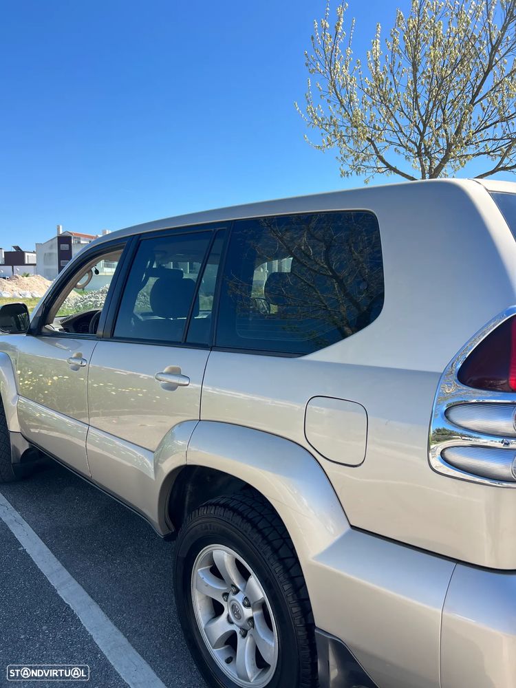 Toyota Land Cruiser Prado - 14