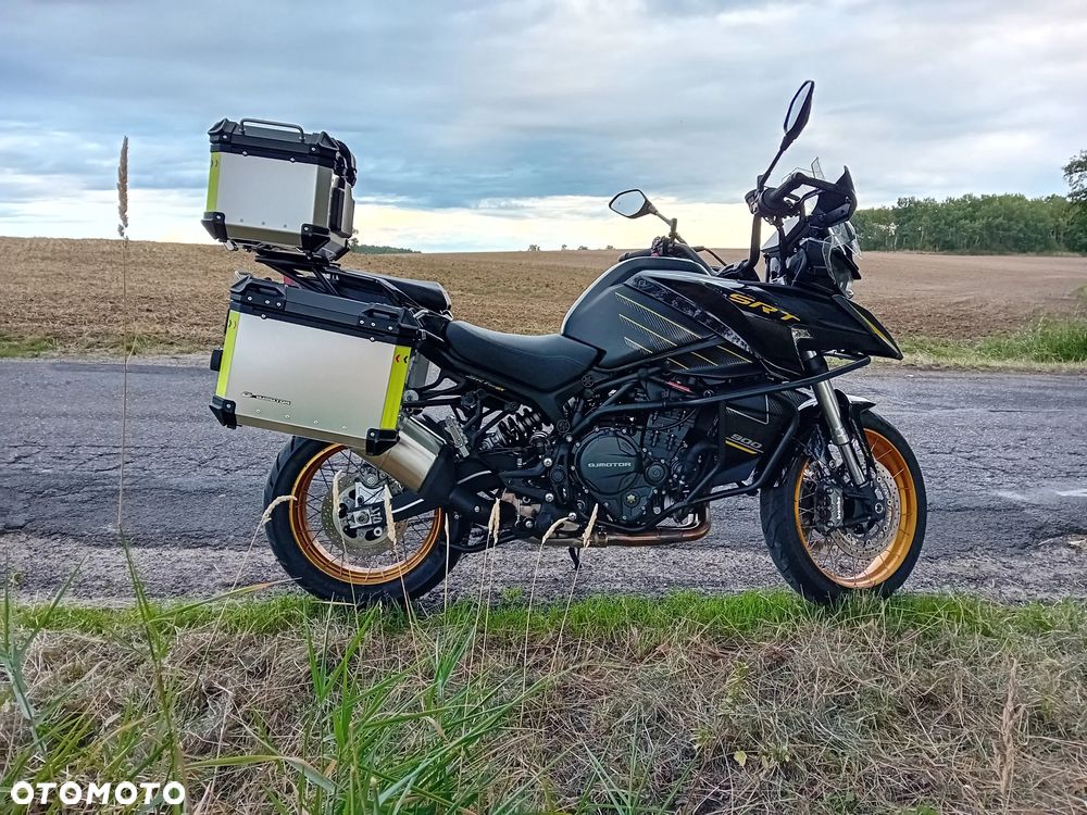 QJMOTOR SRT900SX - 3