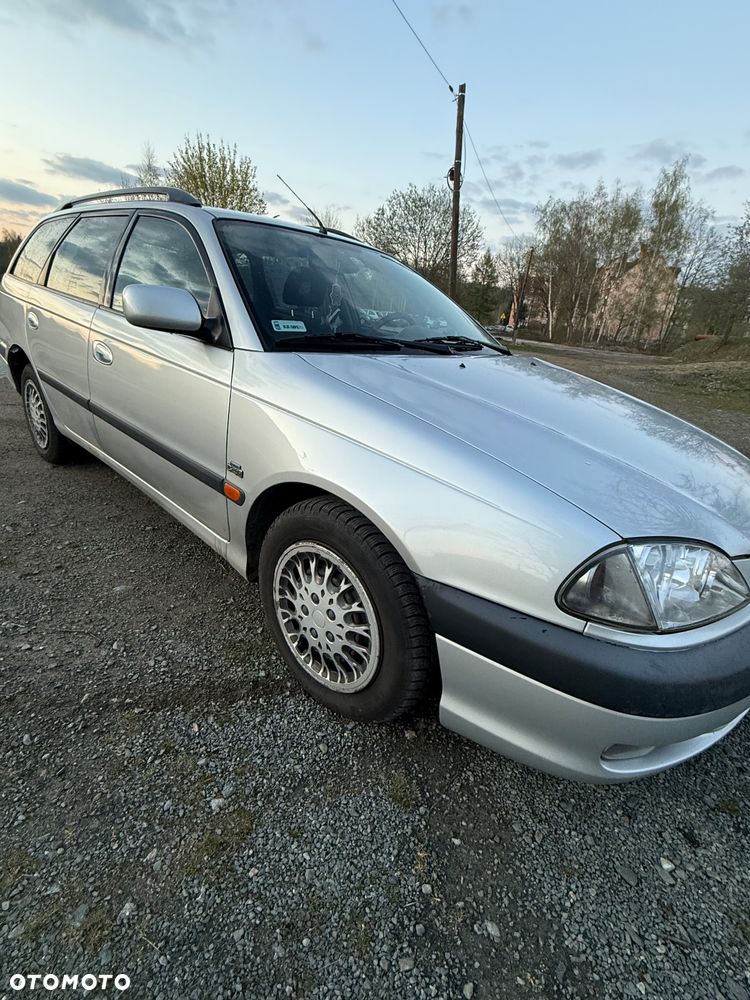 Toyota Avensis 2.0 D-4D Terra - 8