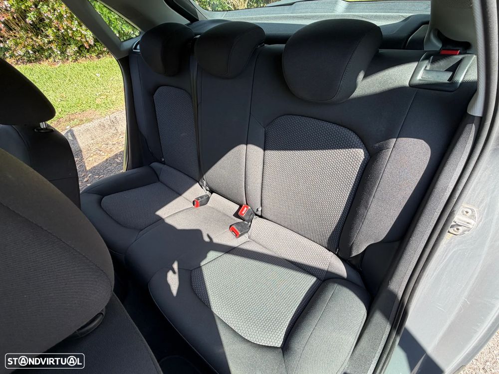 Audi A1 Sportback 1.6 TDI S tronic - 12