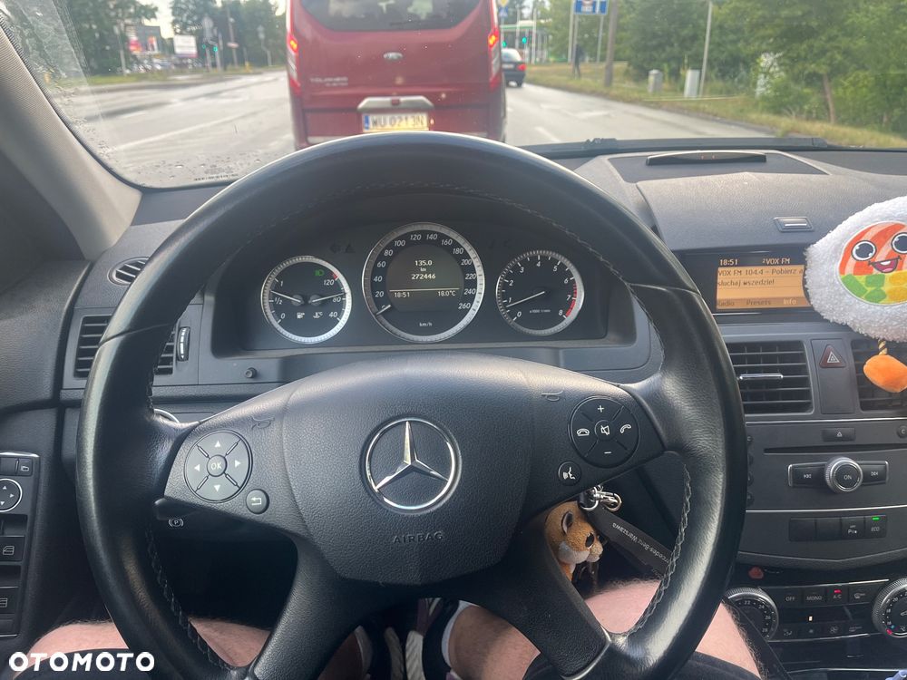 Mercedes-Benz Klasa C 180 CGI BlueEff Elegance - 15