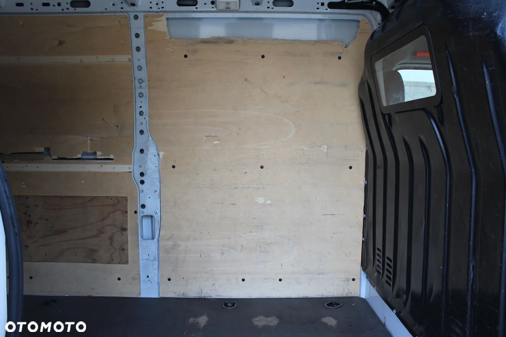 Nissan NV400 - 12