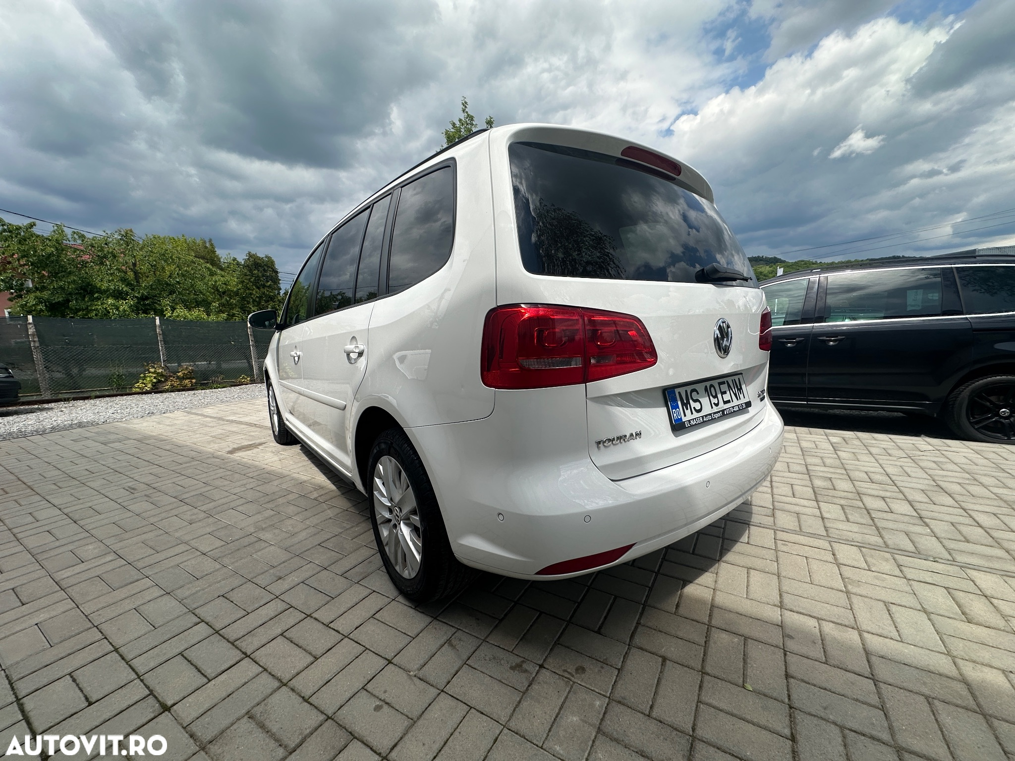 Volkswagen Touran 2.0 TDI BlueMotion Technology Comfortline - 2