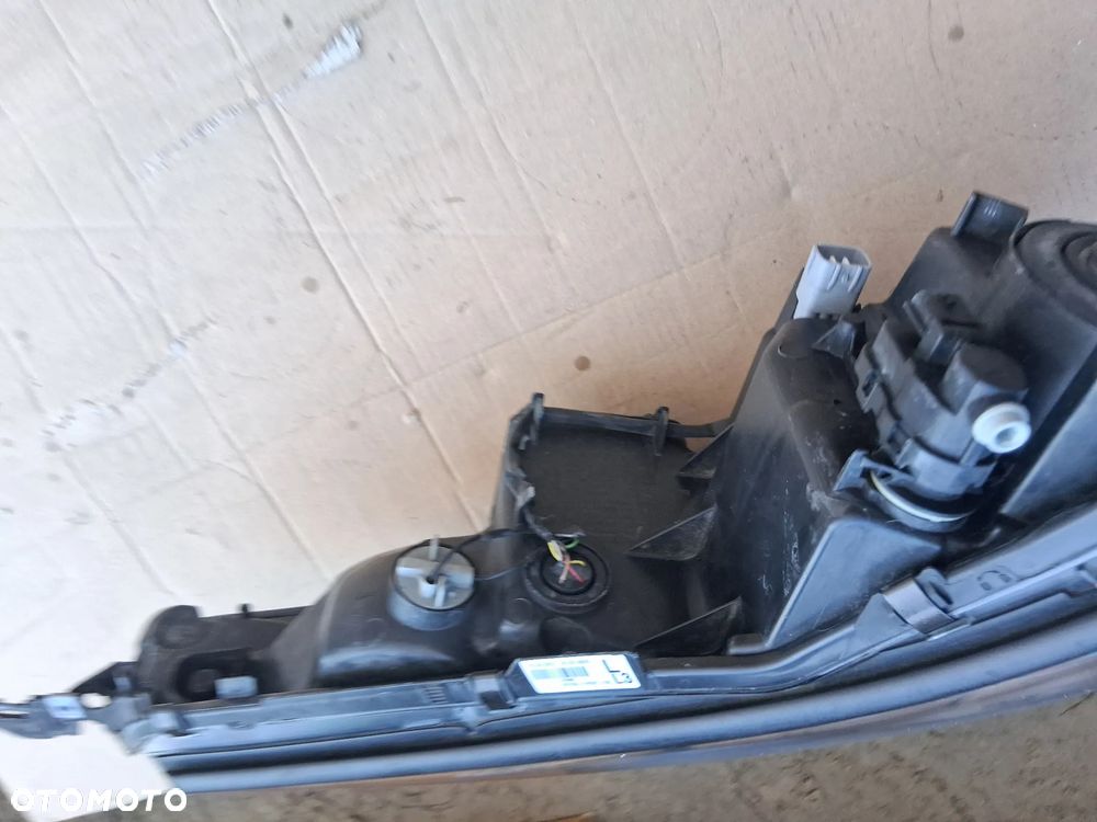 Lampa Przod Lewa Toyota CHR CH-R Soczewka 81150-F4031-00 - 6
