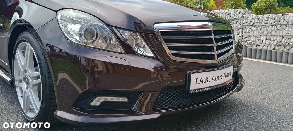Mercedes-Benz Klasa E 300 CDI DPF BlueEFFICIENCY 7G-TRONIC Avantgarde - 18