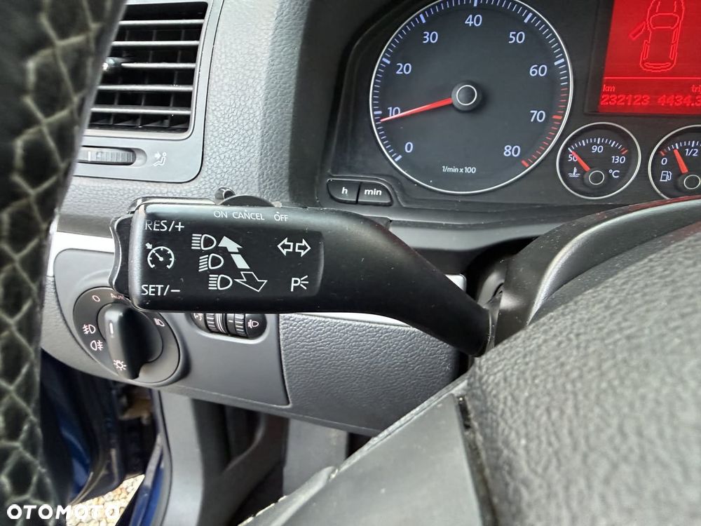 Volkswagen Golf 1.6 United - 28