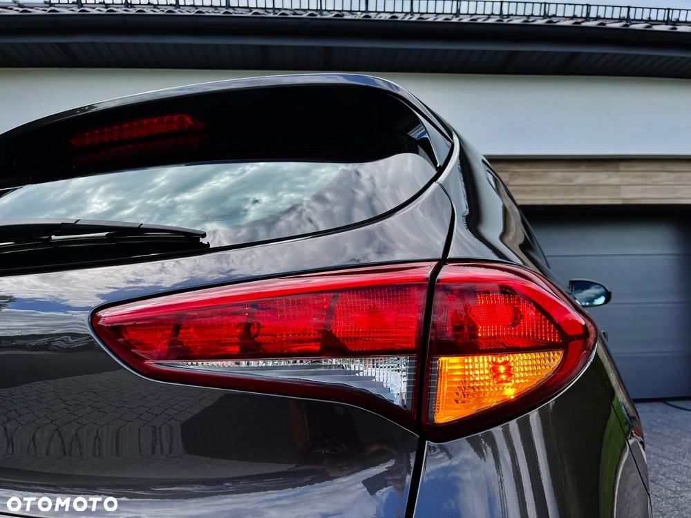Hyundai Tucson 1.6 Turbo 2WD Navi - 14