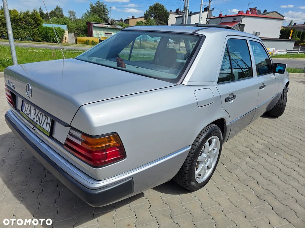 Mercedes-Benz W124 (1984-1993) - 33