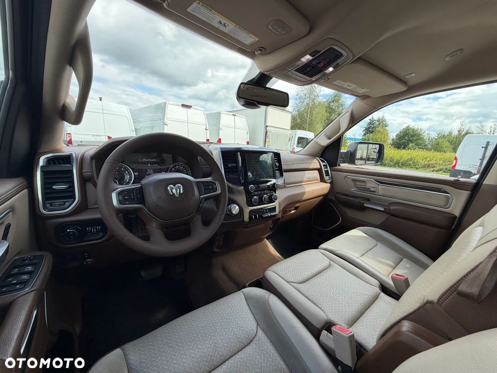 RAM 1500 Crew Cab Shortbed Laramie - 9