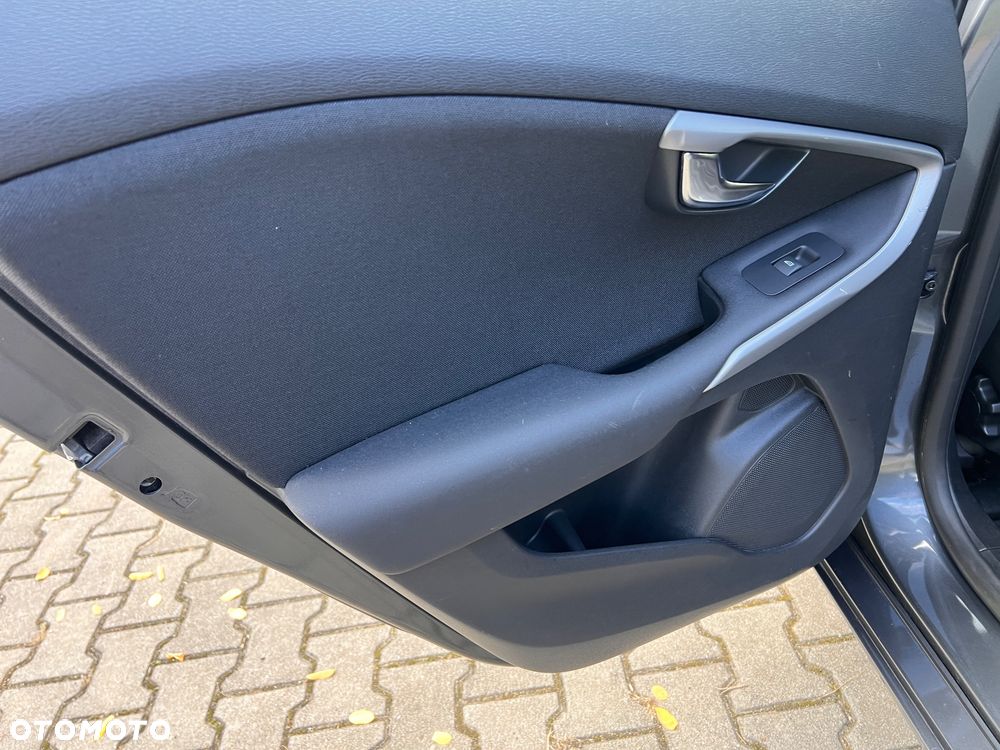Volvo V40 D2 Kinetic - 28