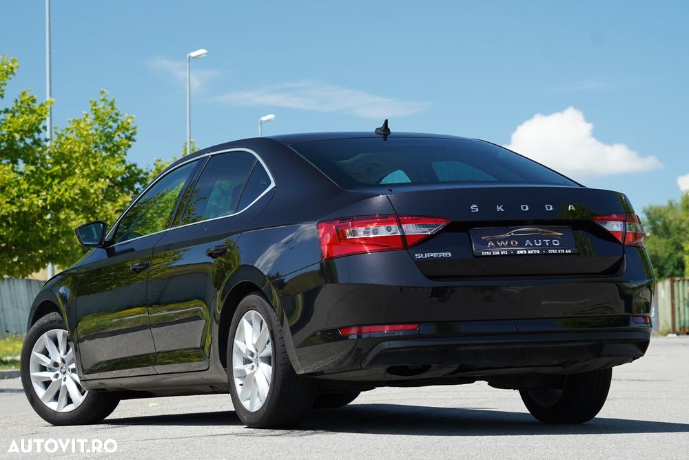 Skoda Superb 2.0 TDI DSG Premium Edition - 4