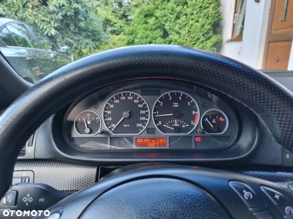 BMW Seria 3 330i - 2