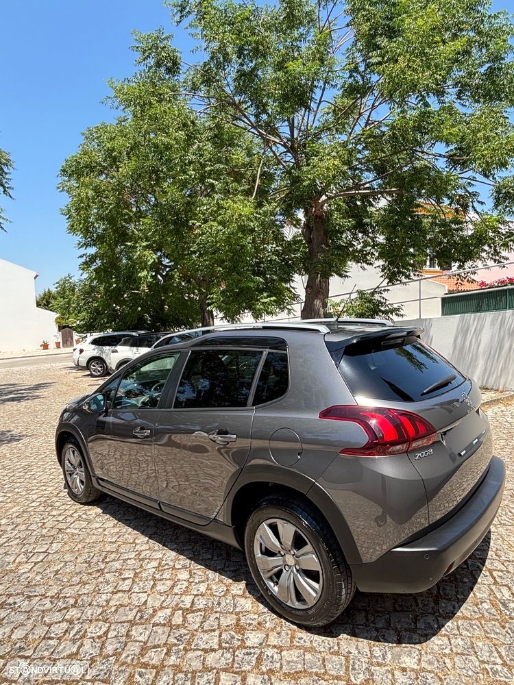 Peugeot 2008 1.2 PureTech Signature - 6
