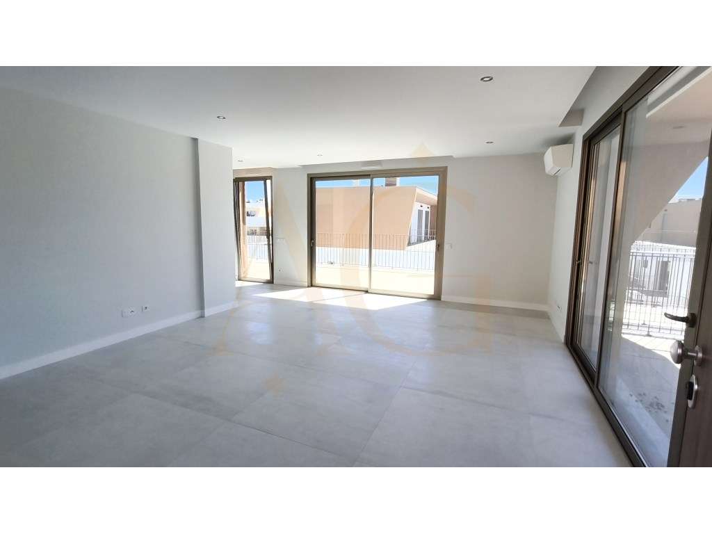 Apartamento T2 em ultimo andar com piscina e garagem em Cabanas de ... - Grande imagem: 2/32