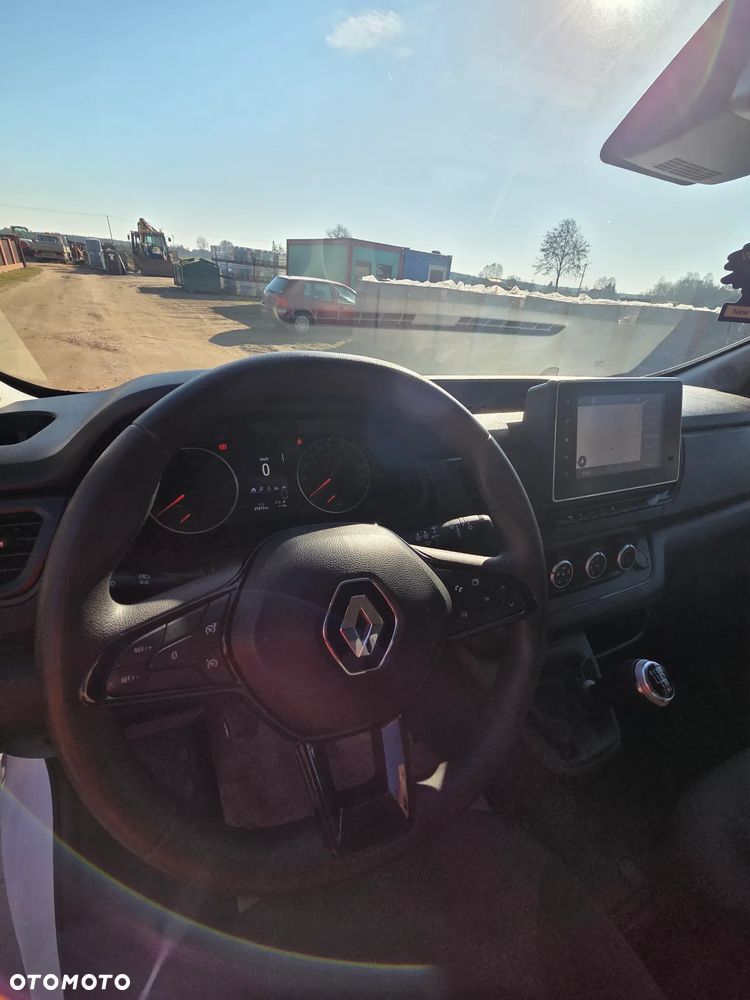 Renault Trafic - 12