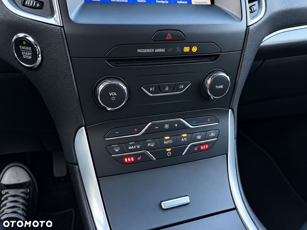 Ford Galaxy - 26