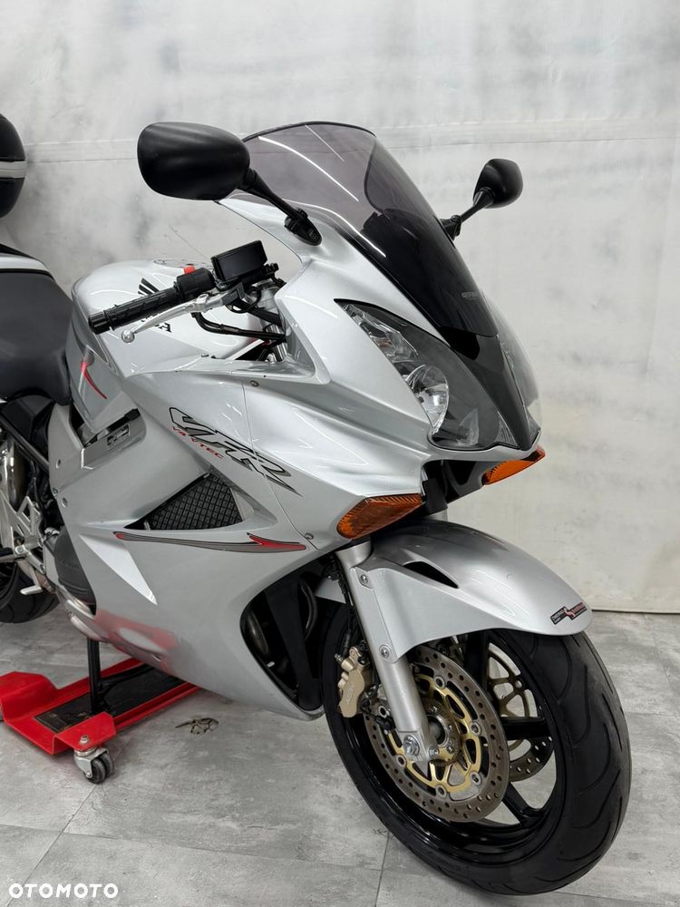 Honda VFR - 21
