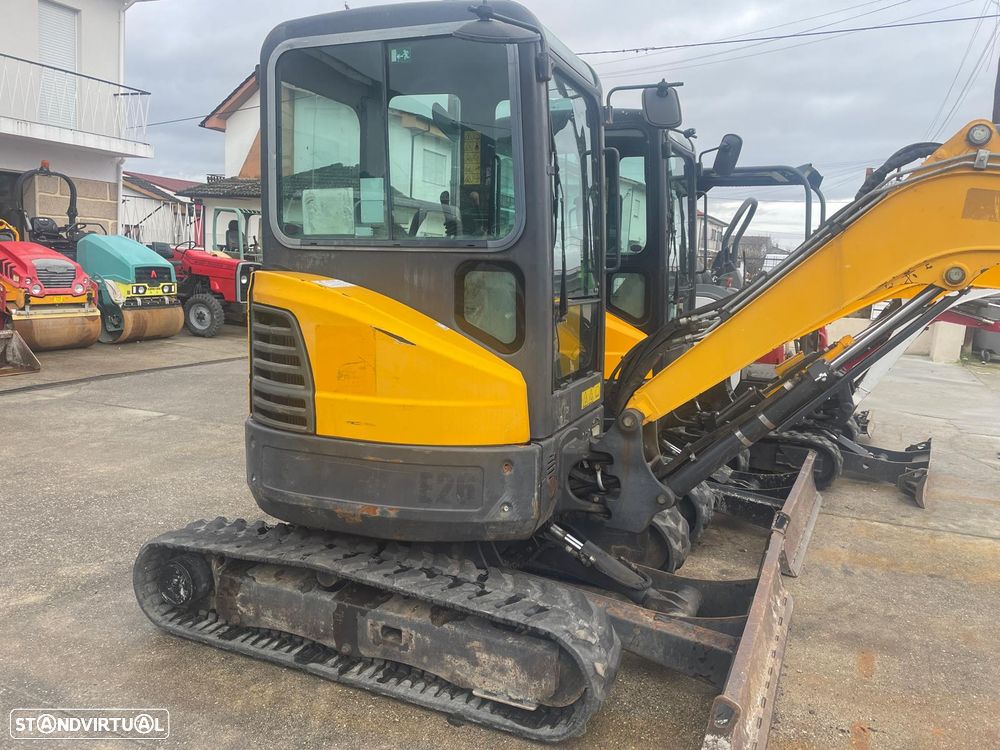 Bobcat E26 2.6T - Mini-Giratória - 3