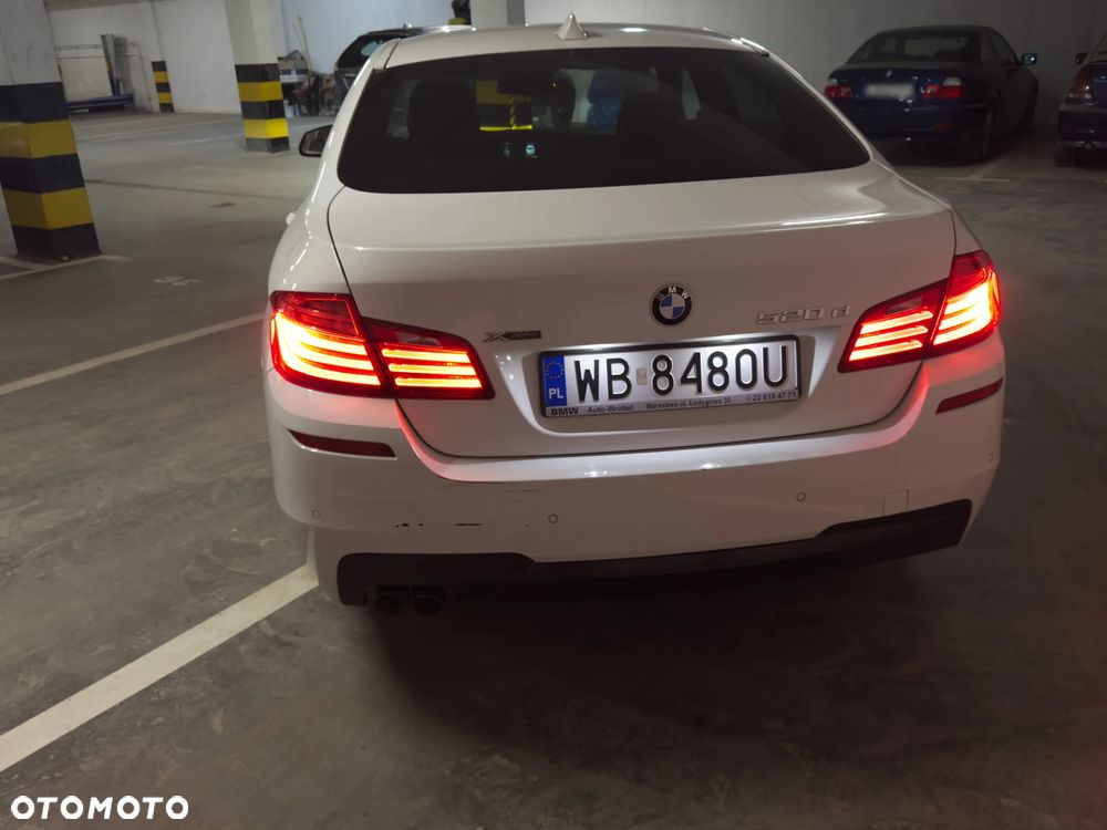 BMW Seria 5 520d xDrive - 16