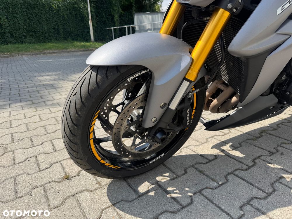 Suzuki GSX 1000 - 20