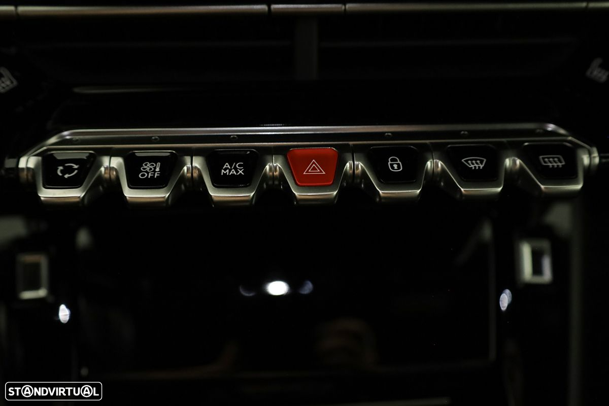 Peugeot 2008 1.2 PureTech GT EAT8 - 13