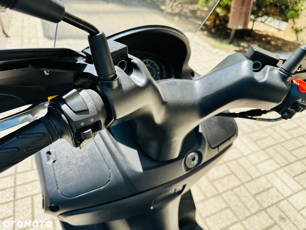 Suzuki Burgman - 16