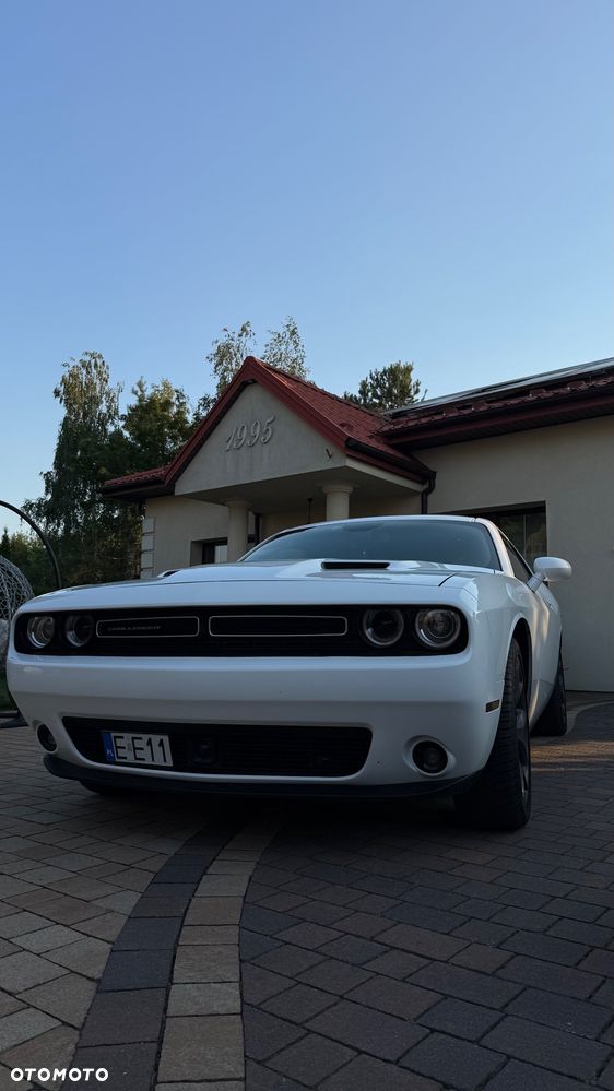 Dodge Challenger - 2
