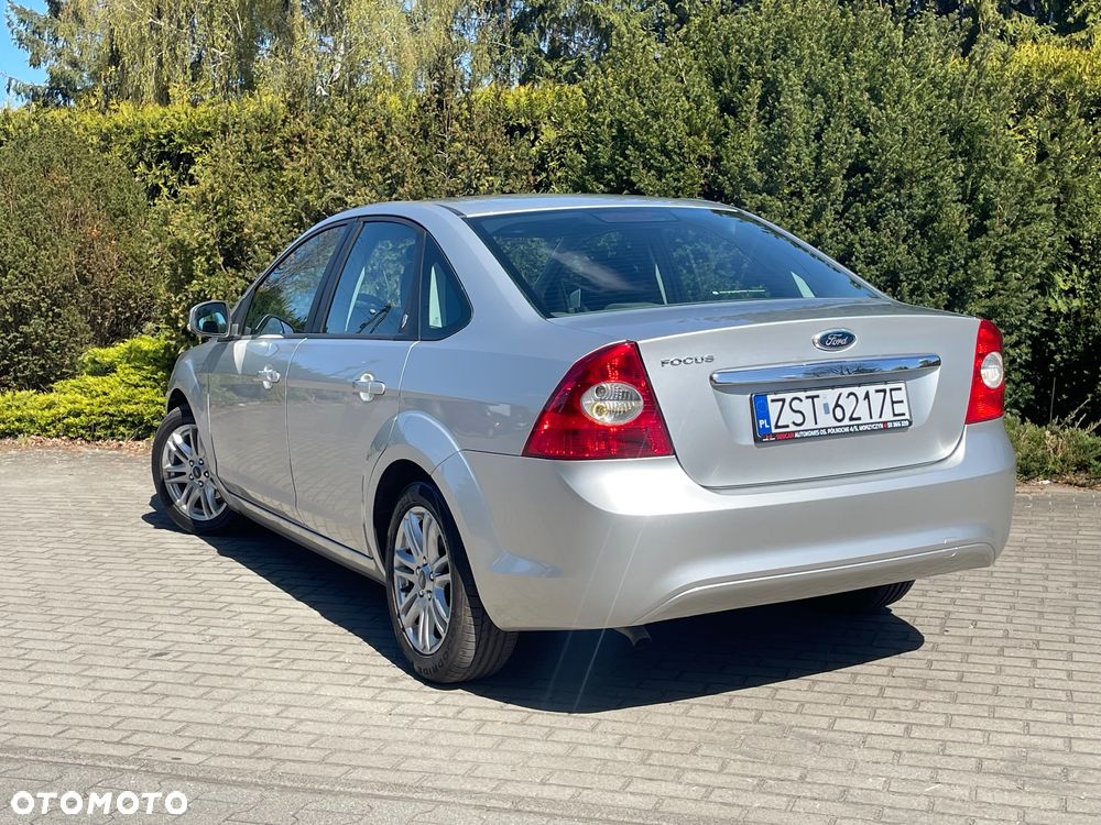 Ford Focus 1.6 Ghia - 34