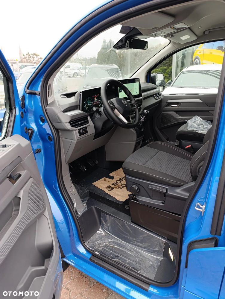 Volkswagen Caravelle - 9