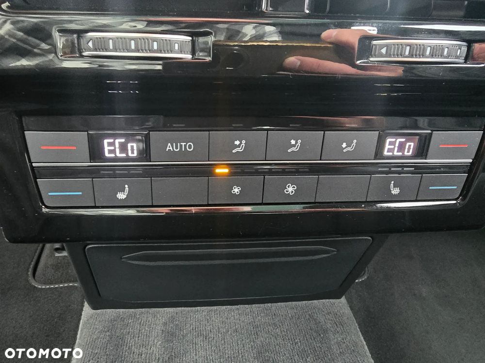 Volkswagen Touareg 3.0 V6 TDI SCR 4Mot R-Line - 19