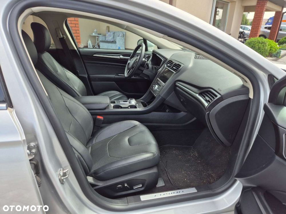 Ford Fusion 2.0 EcoBoost Titanium - 14