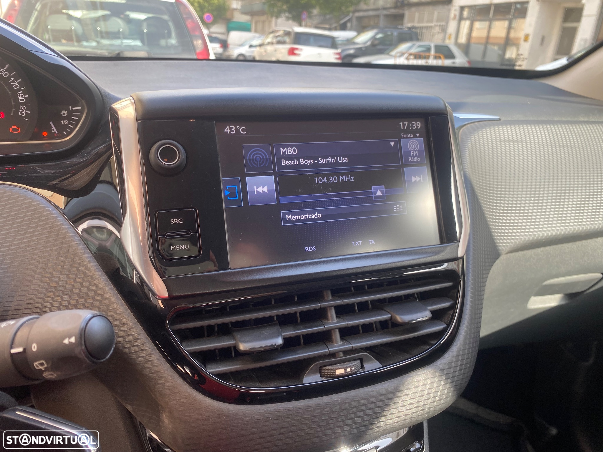 Peugeot 2008 1.2 PureTech Allure - 24