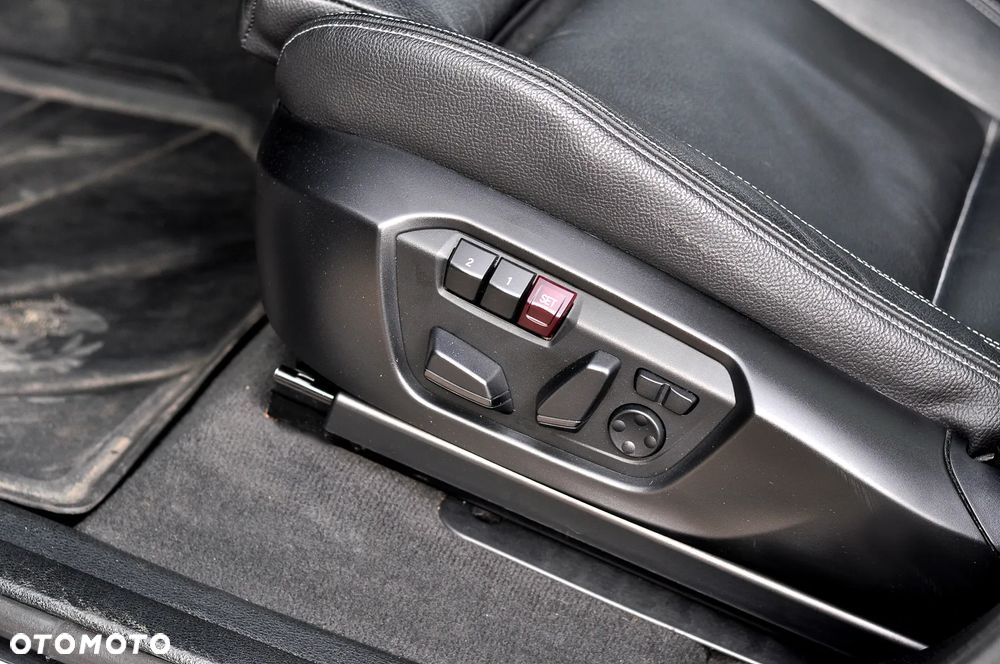 BMW X3 xDrive28i Sport-Aut M Sport - 26