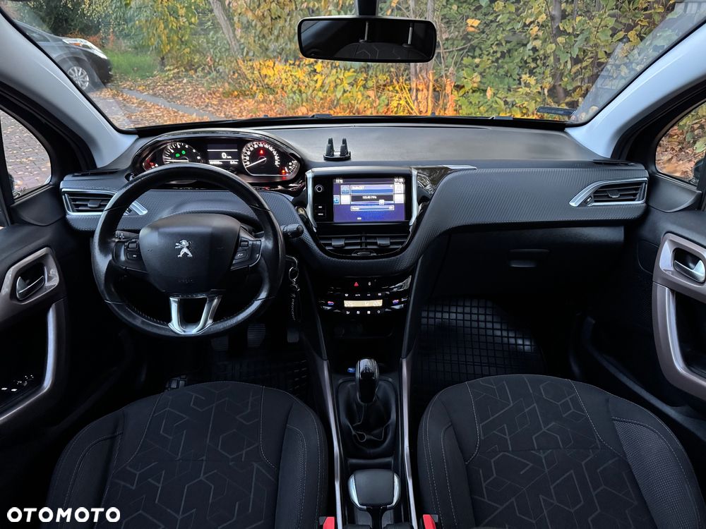 Peugeot 2008 1.2 Pure Tech Style EU6 - 3
