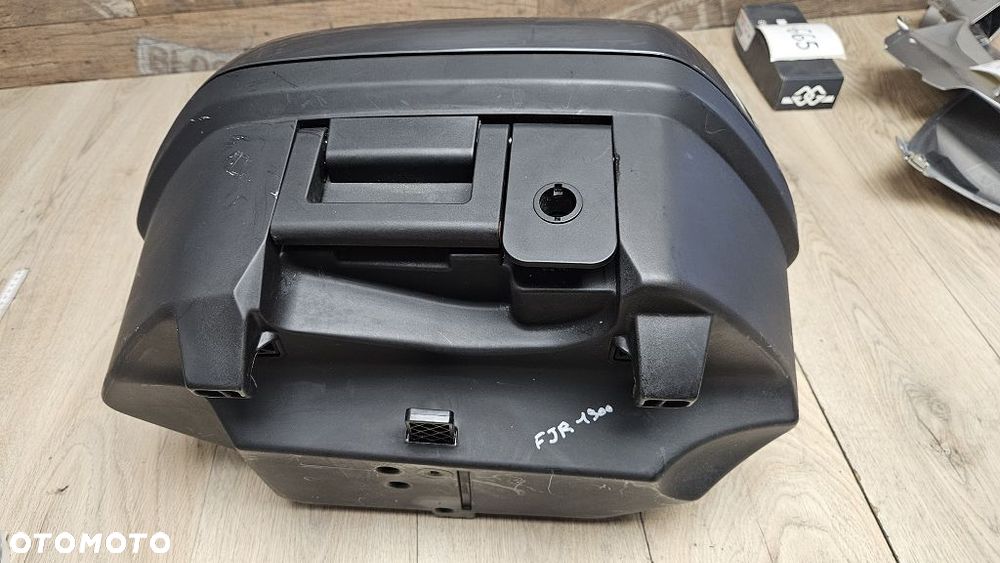 Kufer lewy Yamaha FJR 1300 / Tracer 900 - 7