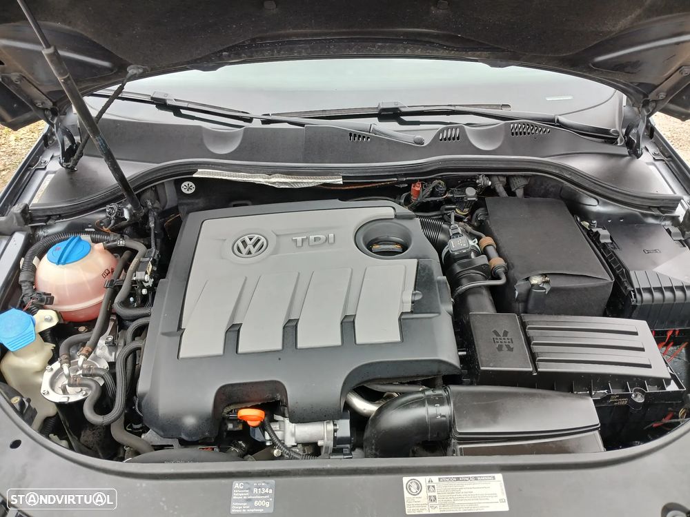 VW Passat 1.6 TDI BlueMotion - 23