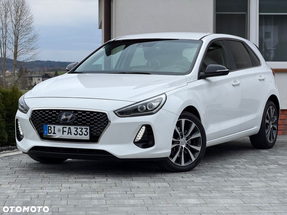 Hyundai i30 1.6 CRDi Fifa World Cup Edition - 1
