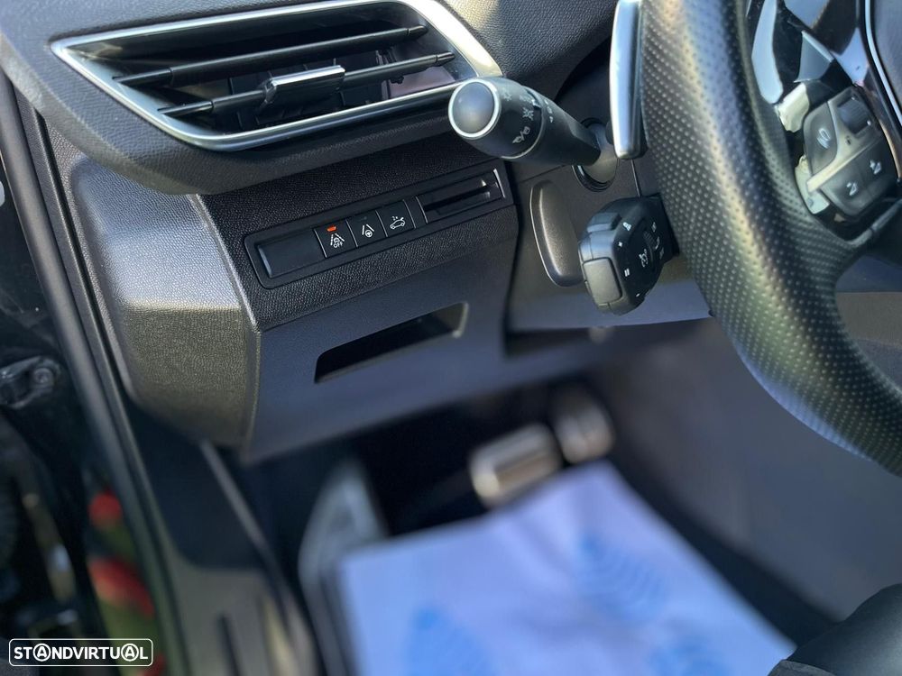 Peugeot 5008 1.5 BlueHDi GT EAT8 - 29