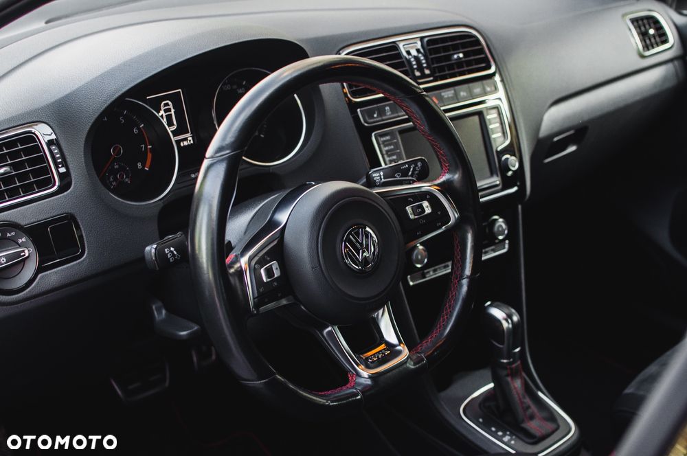 Volkswagen Polo 1.8 TSI (Blue Motion Technology) DSG GTI - 11